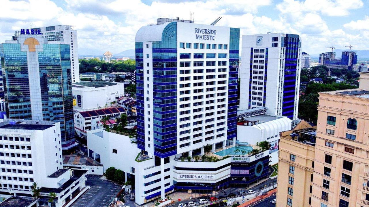 Puteri Wing - Riverside Majestic Hotel Kuching Exterior foto